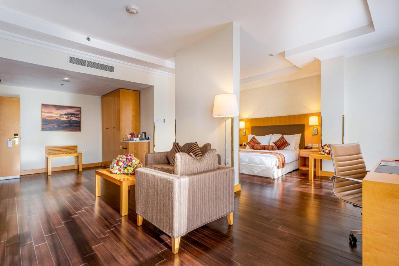 Ramada Addis, Addis Ababa Hotel Екстериор снимка